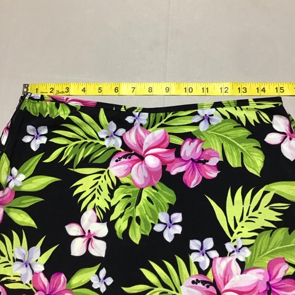 Catalina Tropical Floral Shorts - Pink and Green - Picture 7 of 9